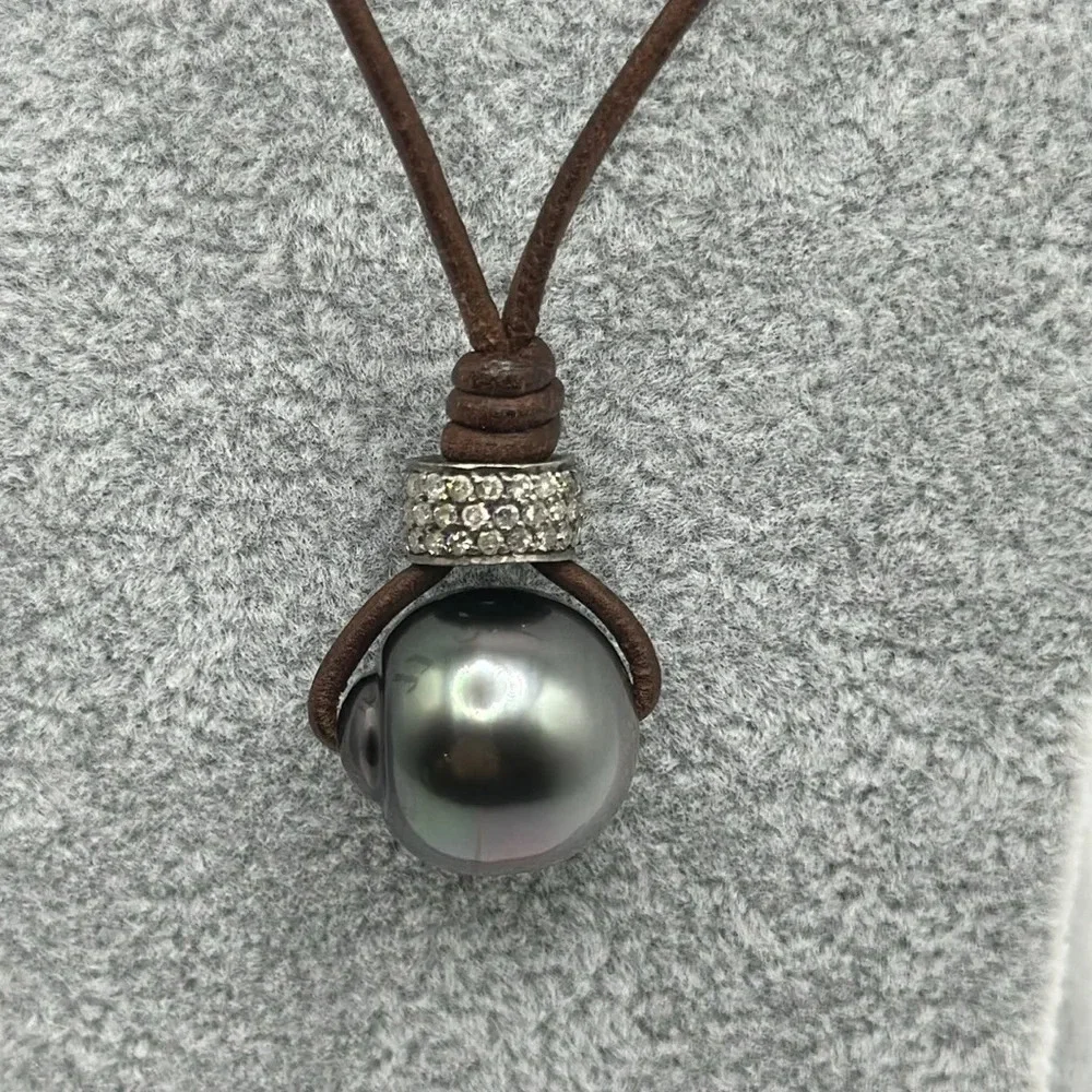 PERLÉ by LOLA real Diamonds pearl necklace​